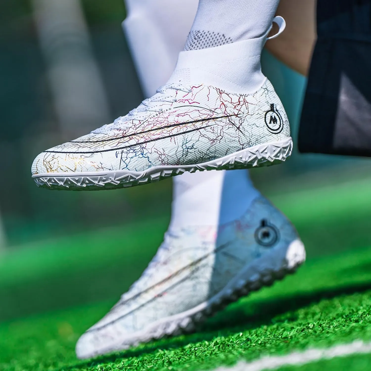 Kids Soccer Shoes Indoor Futsal Turf Youth Soccer Cleats Boys TF High-Top Football Boots for Training Outdoor Indoor