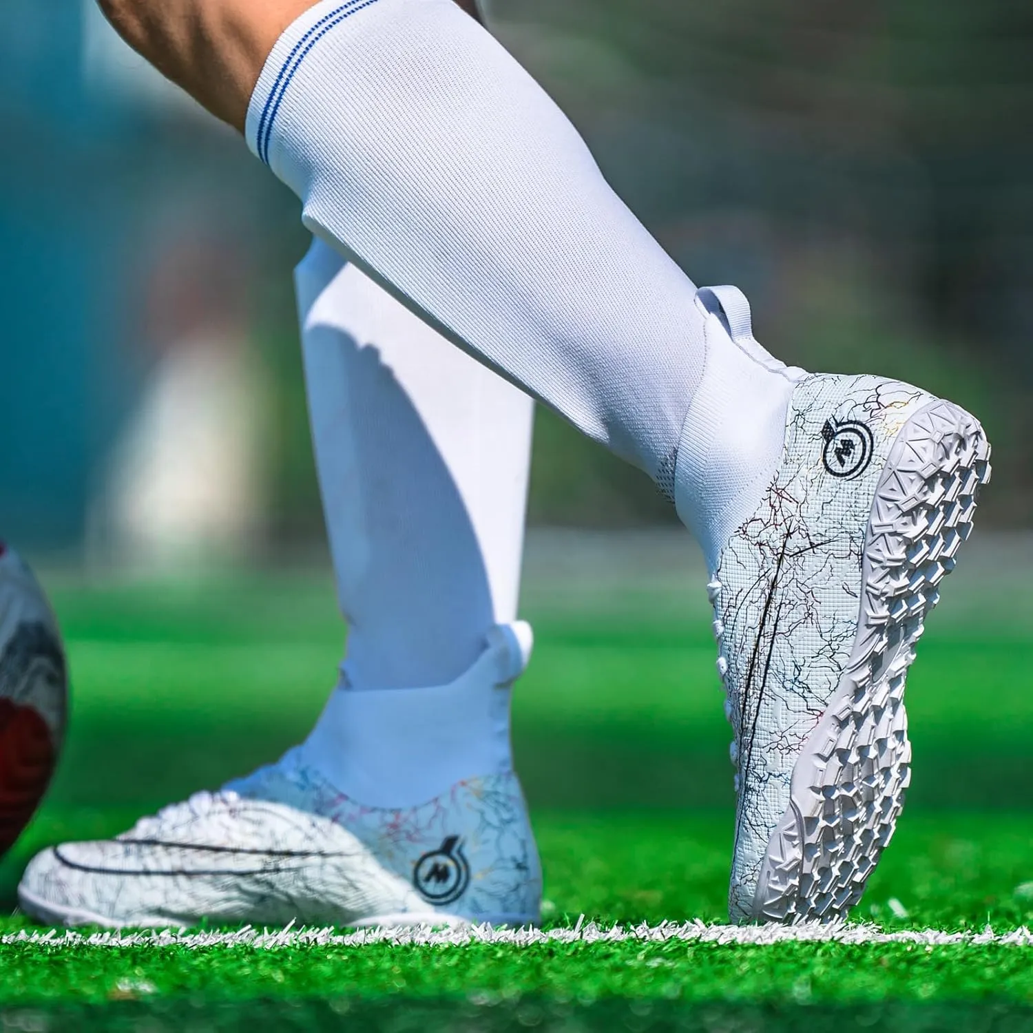 Kids Soccer Shoes Indoor Futsal Turf Youth Soccer Cleats Boys TF High-Top Football Boots for Training Outdoor Indoor