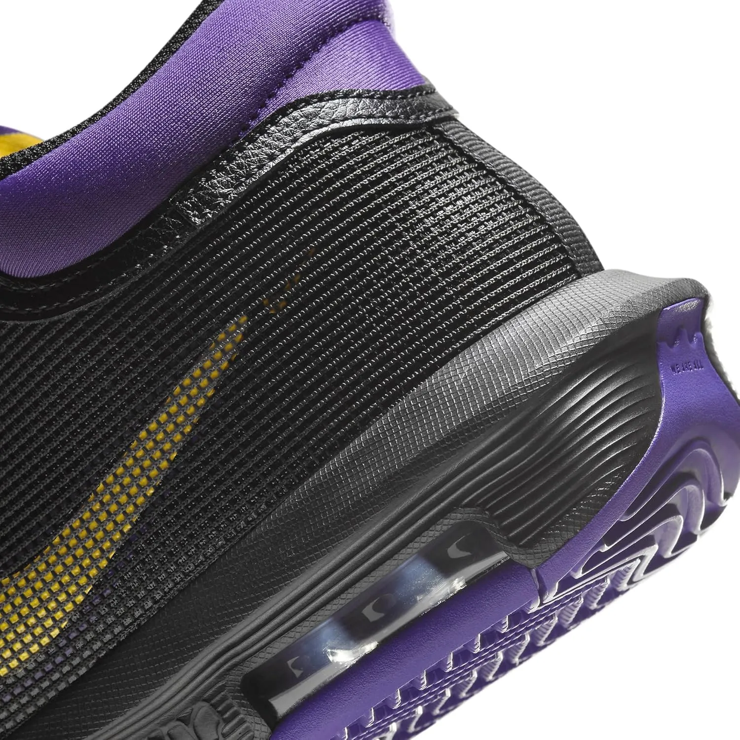 Nike Men's Basketball Shoe