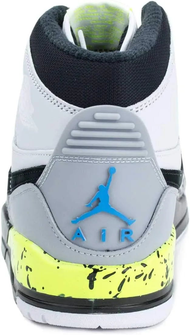 Nike Men's Basketball Shoe