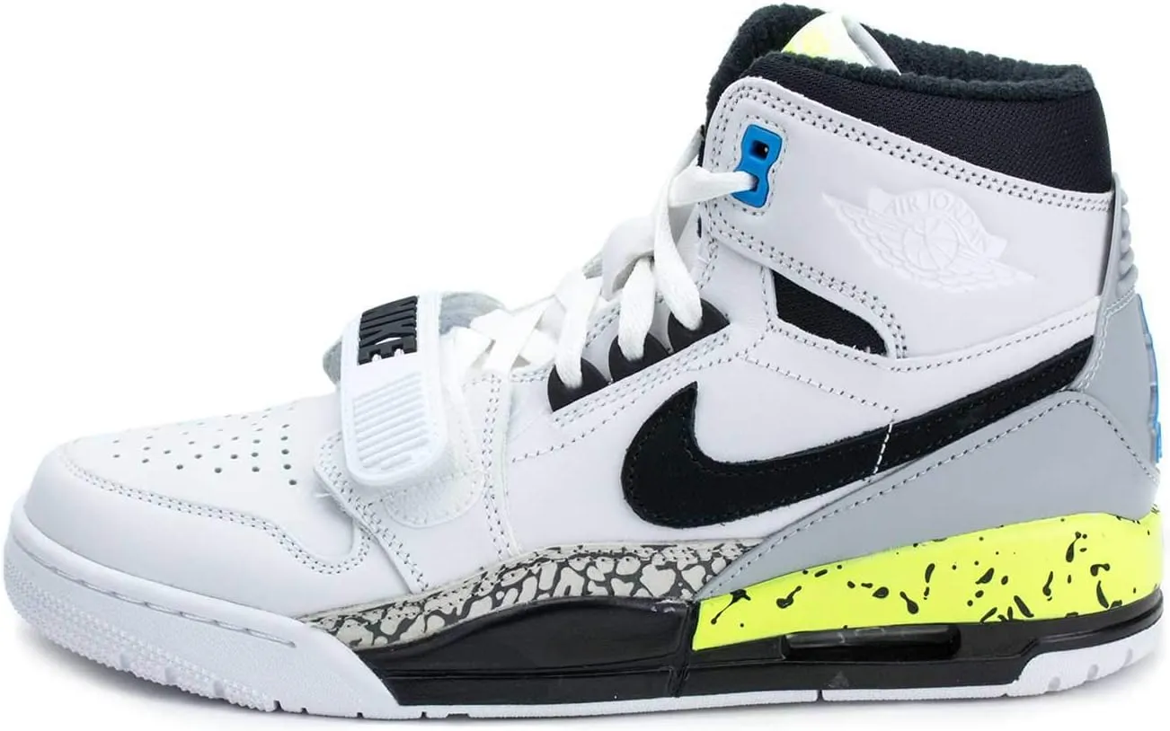 Nike Men's Basketball Shoe