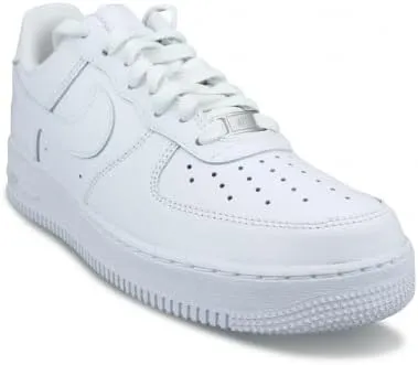 Nike Men's Classic Basketball Shoe