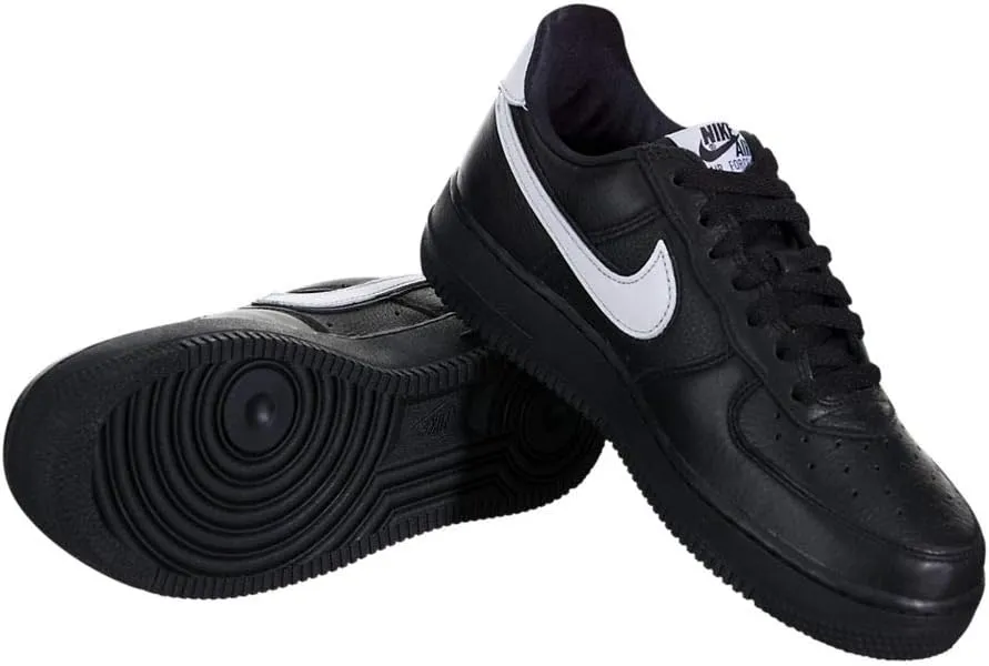 Nike Men's Classic Basketball Shoe
