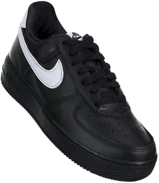 Nike Men's Classic Basketball Shoe