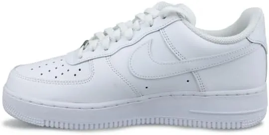 Nike Men's Classic Basketball Shoe