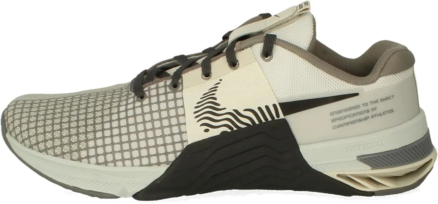 NIKE Men's Flat Sneaker, 0