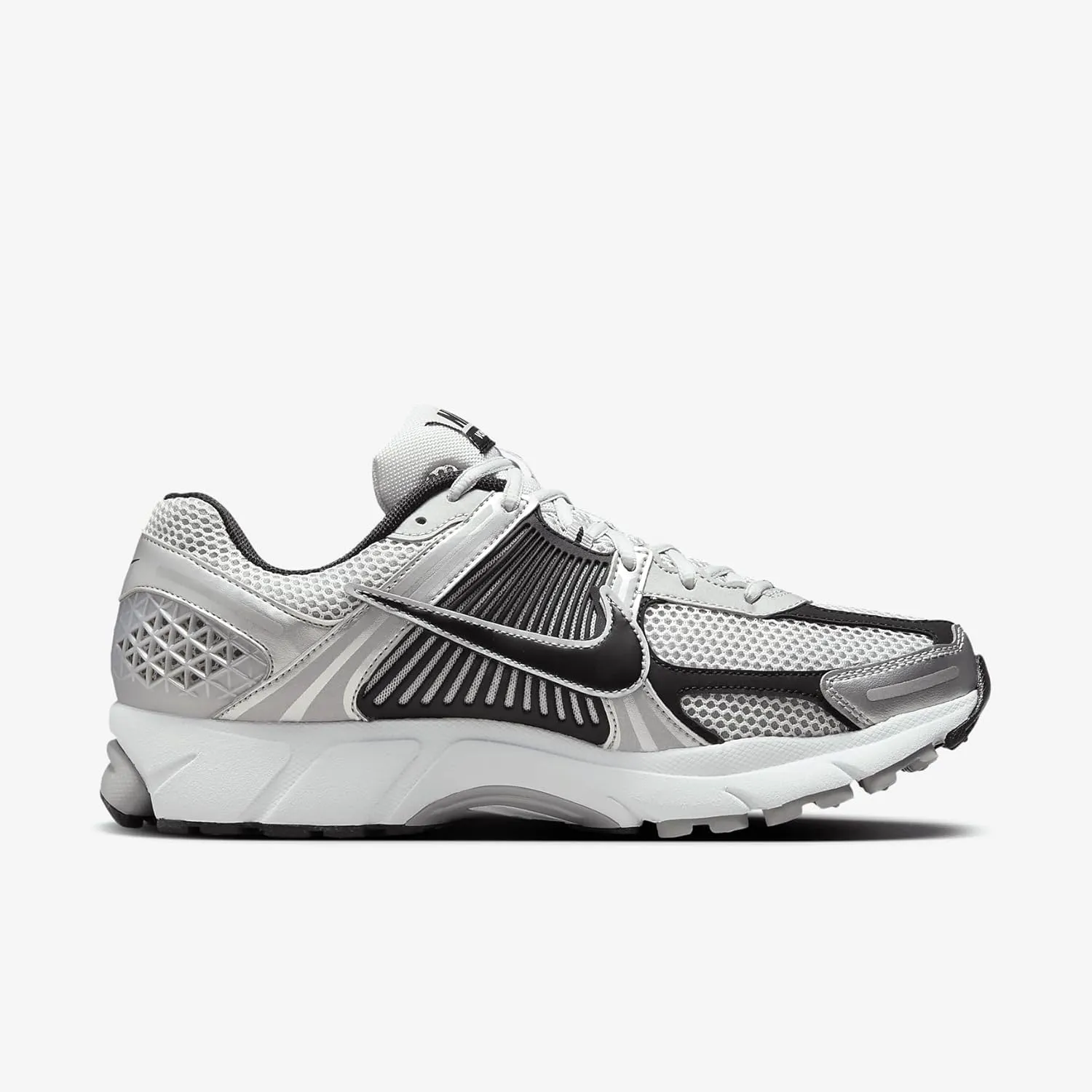 NIKE Men's Low-Top Sneakers