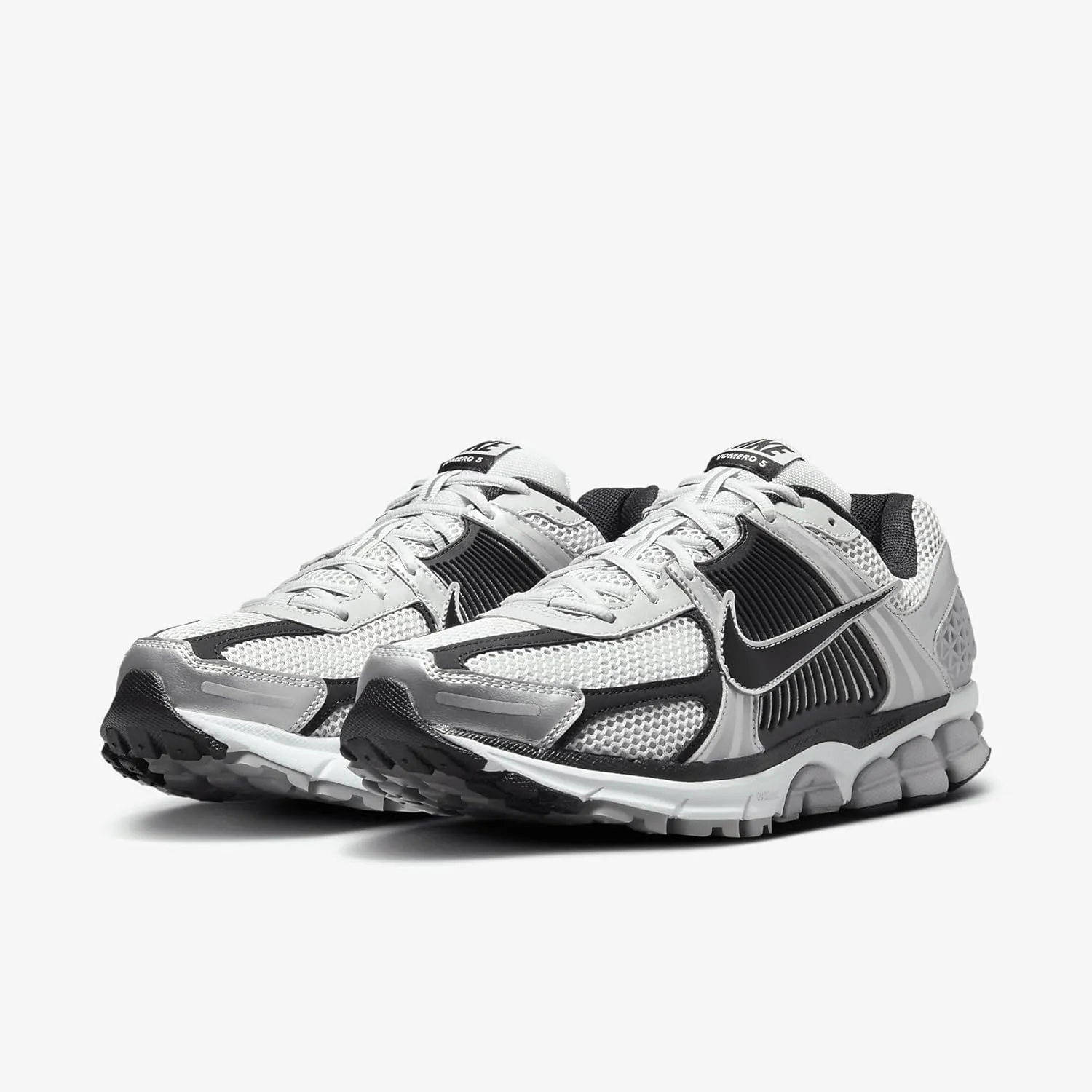 NIKE Men's Low-Top Sneakers