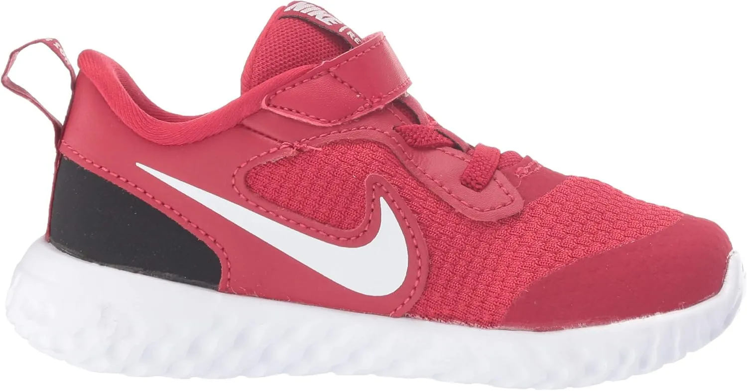Nike Unisex Revolution 5 Grade School Running Shoe, Kids