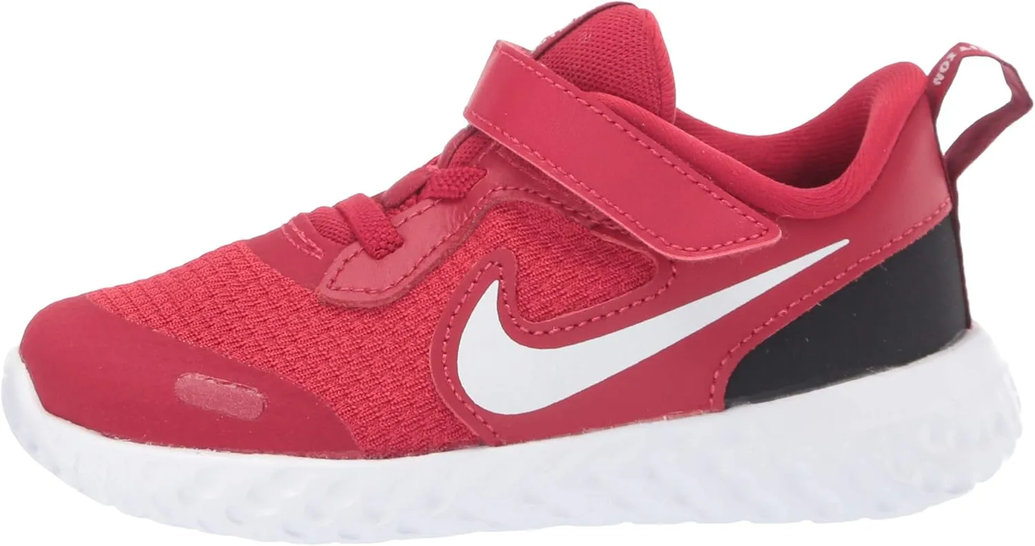 Nike Unisex Revolution 5 Grade School Running Shoe, Kids