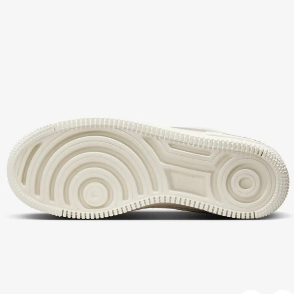 Nike Women Basketball Shoe, 8 US