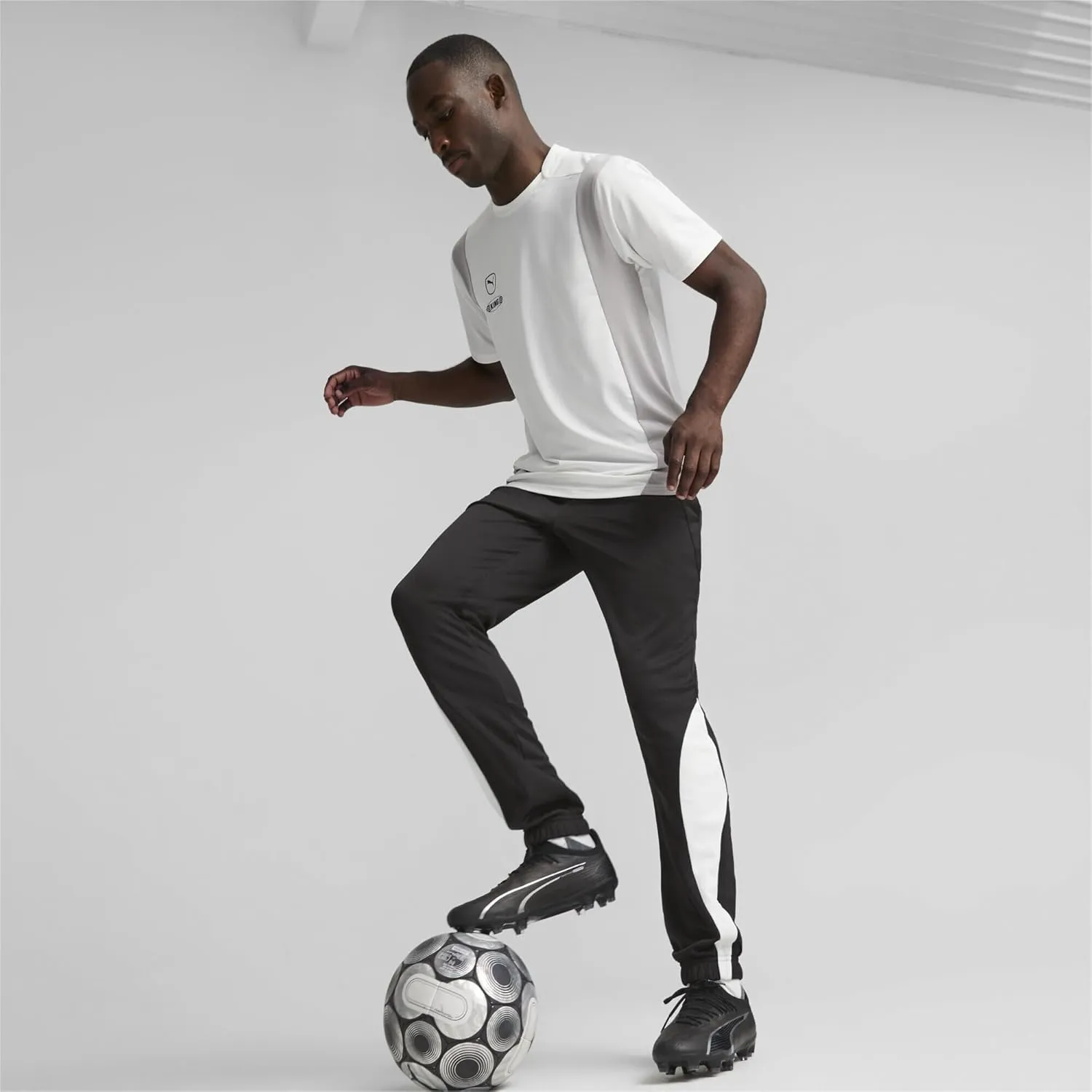 PUMA Men's Football Soccer Shoe